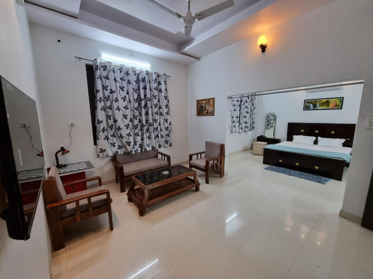 Leela Homestay Jabalpur - Lily - 2 Bhk Luxury Appartment Exterior photo