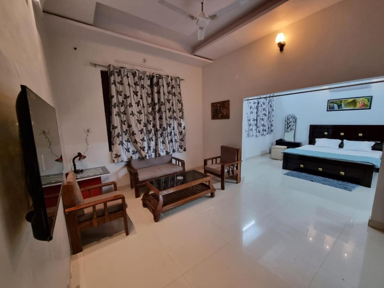 Leela Homestay Jabalpur - Lily - 2 Bhk Luxury Appartment Exterior photo