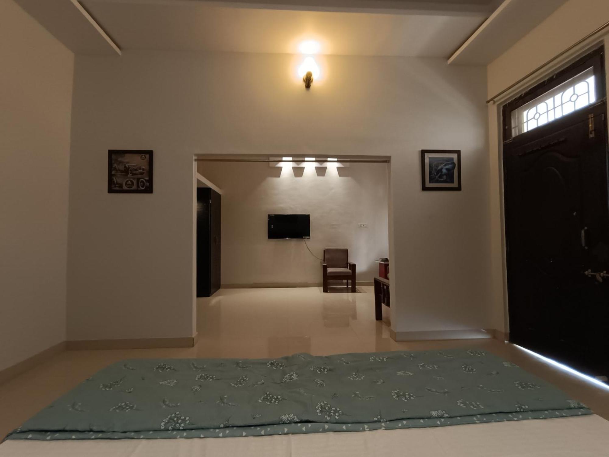 Leela Homestay Jabalpur - Lily - 2 Bhk Luxury Appartment Exterior photo