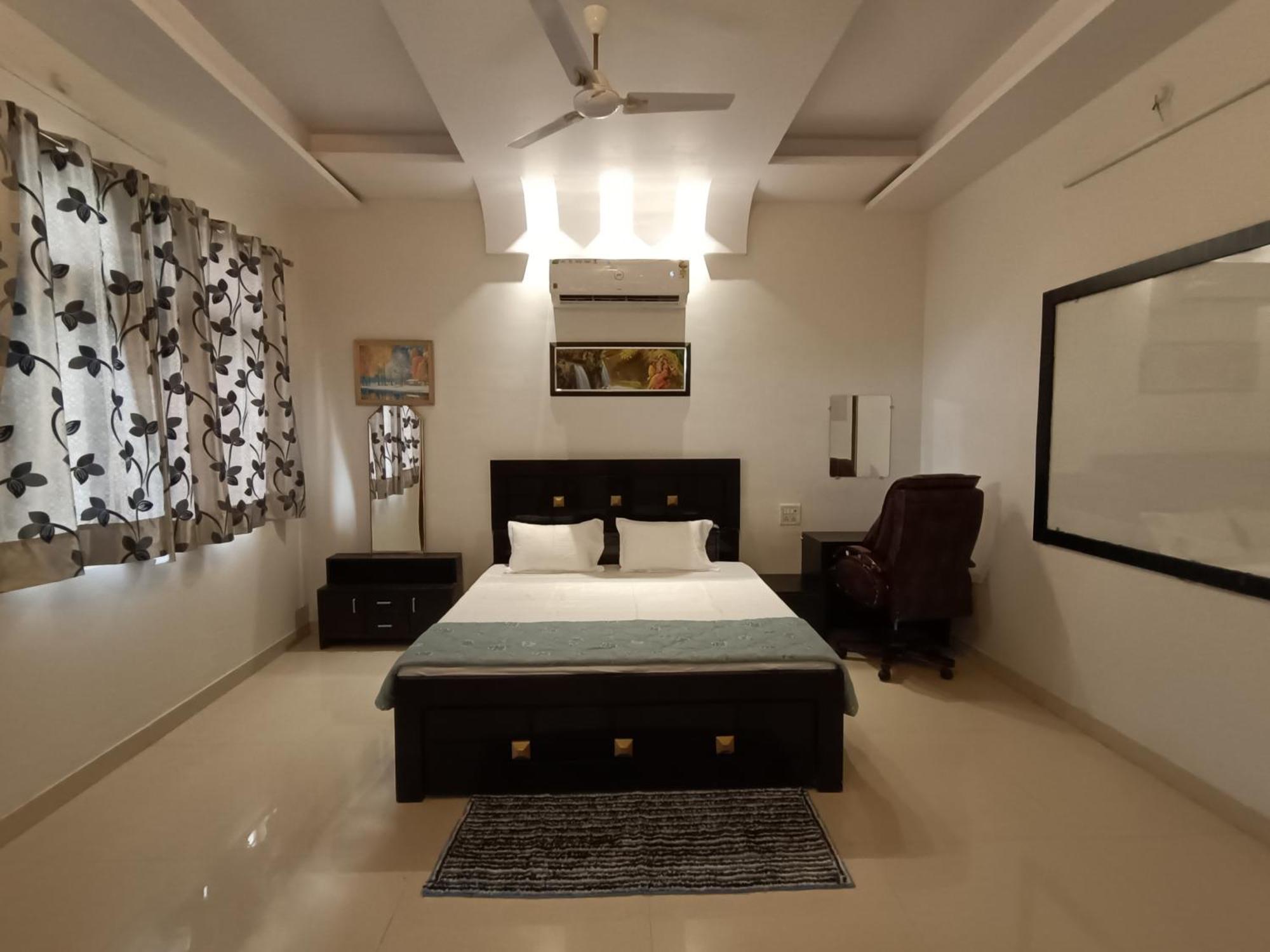 Leela Homestay Jabalpur - Lily - 2 Bhk Luxury Appartment Exterior photo