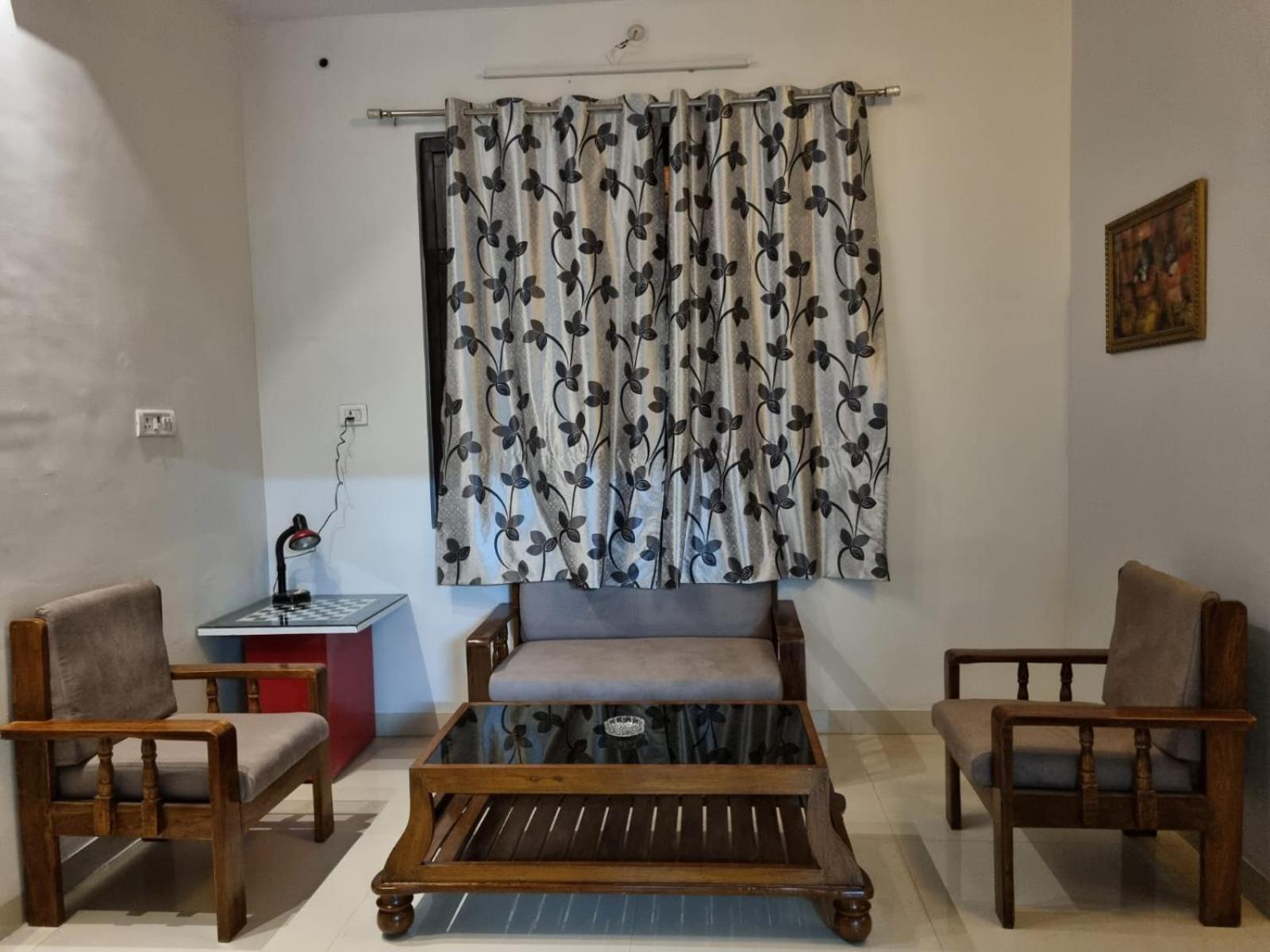 Leela Homestay Jabalpur - Lily - 2 Bhk Luxury Appartment Exterior photo